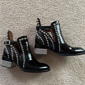 Like New Jeffrey Campbell Rylance Bootie sz 7.5